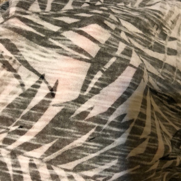 B&W Tee - Picture 4 of 4